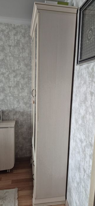 Витрина для посуды