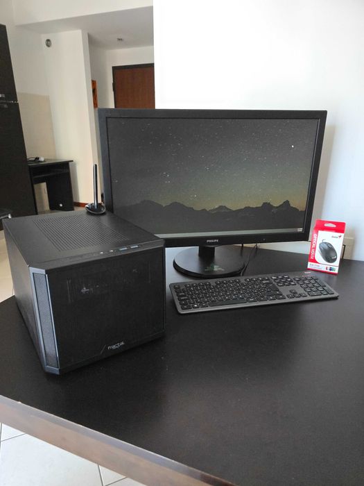Gaming PC / SFF ITX / Ryzen 5 / 16GB / SSD M.2 / Periferice