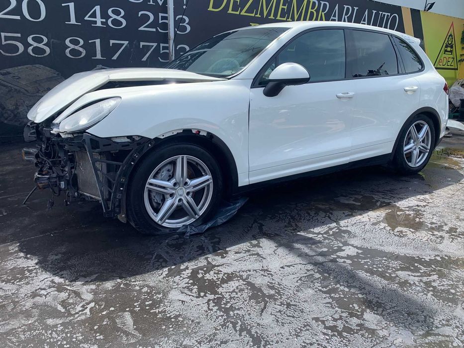 Dezmembrez porshe cayenne 7P 3.0D/usa cayenne/bara/capota/stop/haion