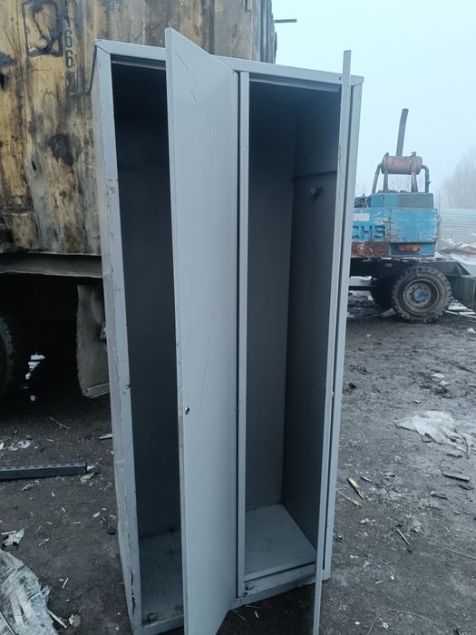 Продам железный шкаф