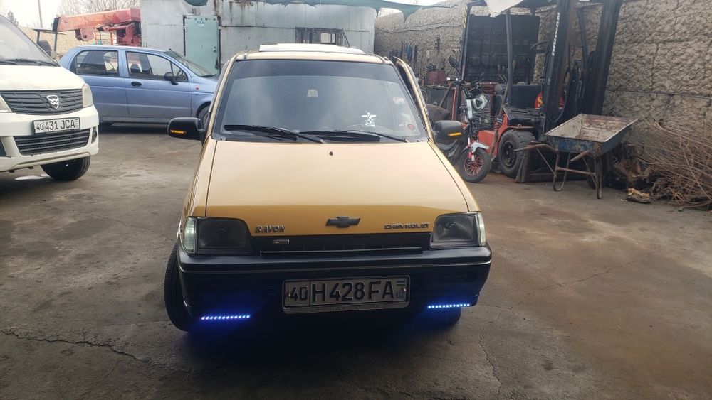 Сотилади Тико 11