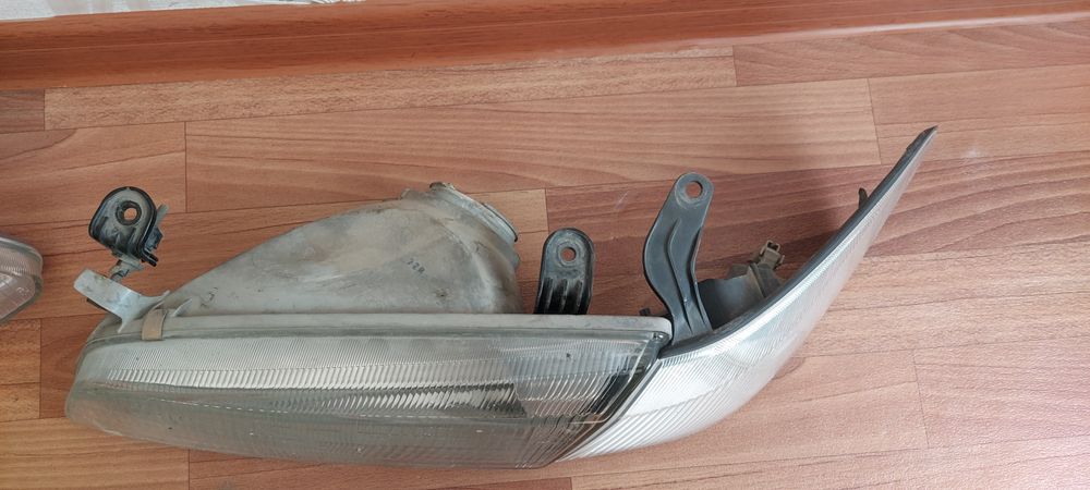 Фара оригинал камри 20