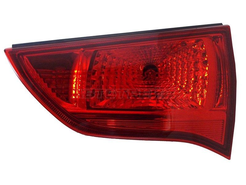 Фонарь в крышку багажника Mitsubishi Pajero sport