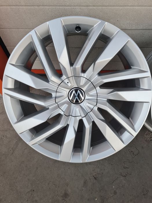 Оригинални джанти за ФОЛКСВАГЕ VW AUDI SEAT SKODA R19 5x112 ET28 8J