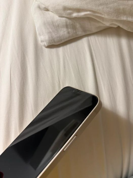 Iphone 13 бял 128 GB