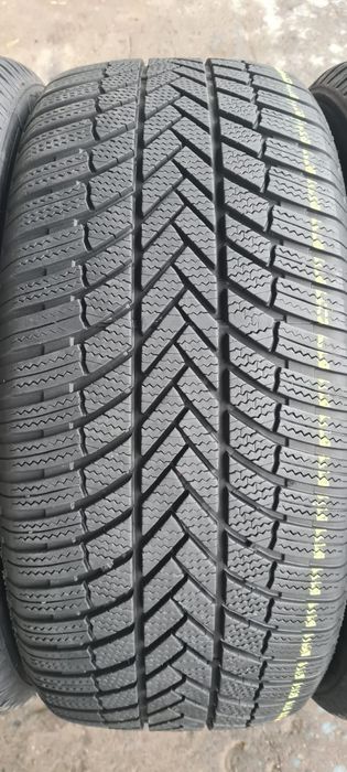 4 anvelope iarna Bridgestone 255/50/19.Pretul este pe bucata.