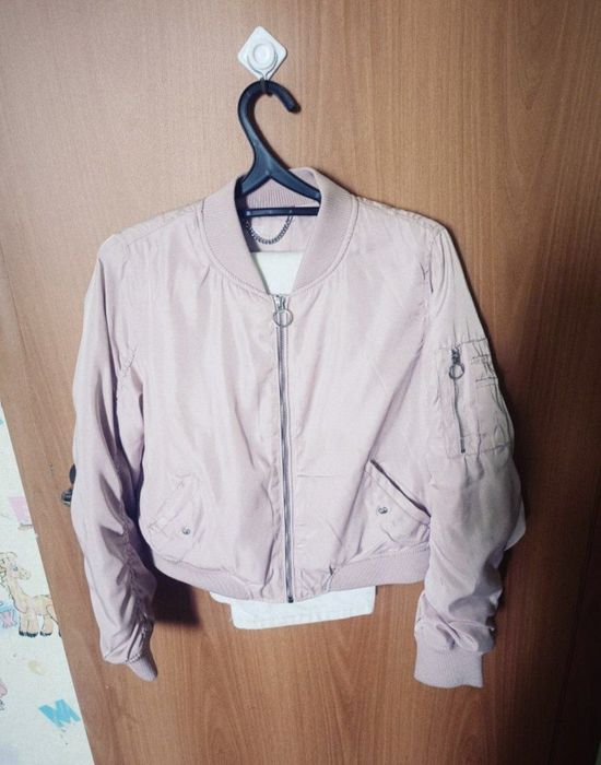 Куртка бомбер розовая женская