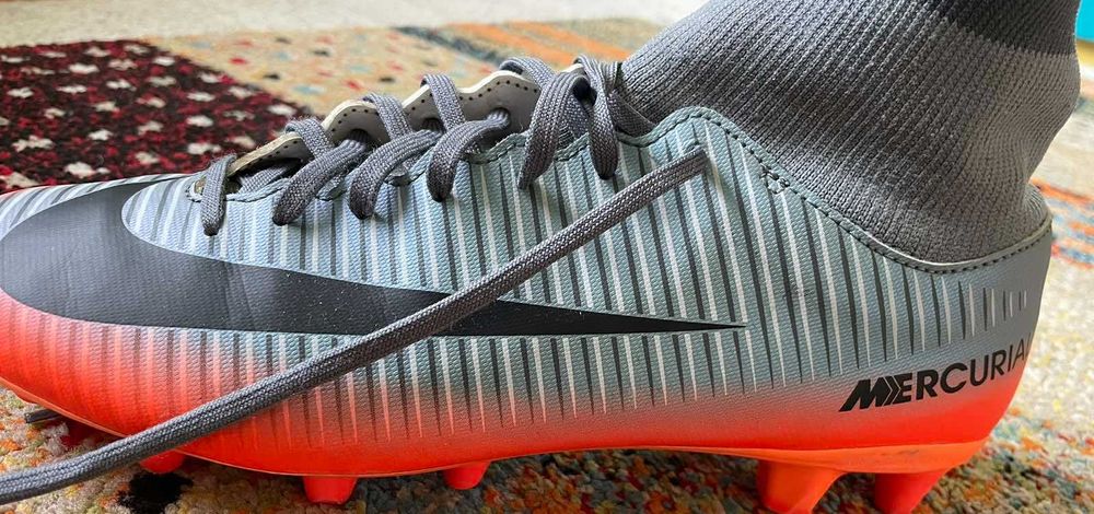 Юношески бутонки NIKE Mercurial Vi CR7
