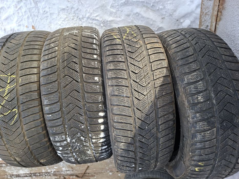 Продам шины. 225/55/18 пирелли