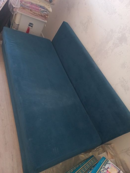 Диван сатылады срочно