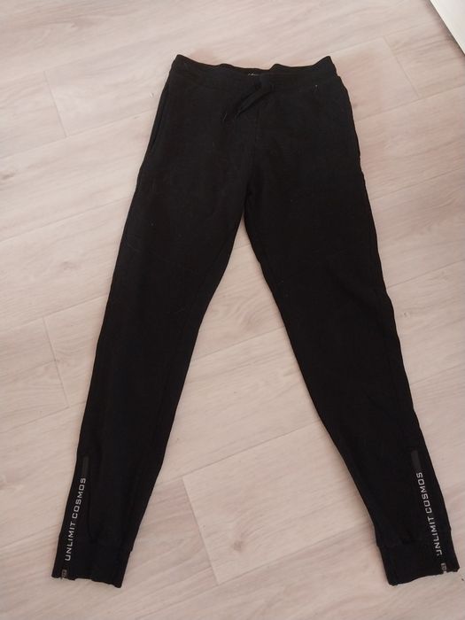 Продам спортивные штаны.