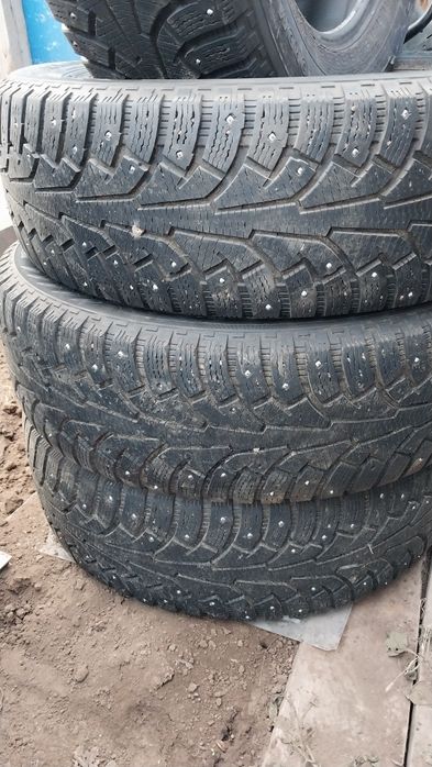 Продам резину на джип