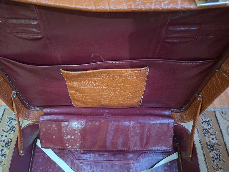 Чемодан Советский. Цвет рыжий.