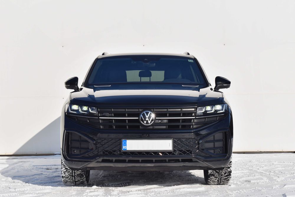 Noul Touareg R-Line Black • foarte dotat • 103k nou • predare leasing