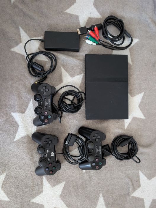 Pachet PlayStation 2 Slim (PS2) Complet + 3 Manete + Cablu Component HD + Alimentator