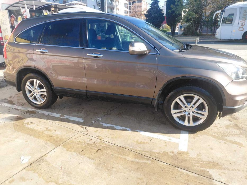 Продавам Honda CR-V