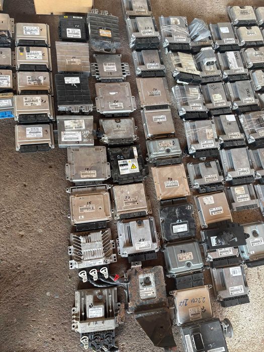 Компютър моторен еку ecu електронен блок двигател голф 3 1,8и