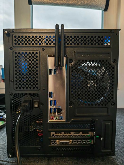 Геймърски компютър Ryzen 5600,GTX 1080 Ti 11GB, 32RAM, 768 SSD Windows 11 Pro Гаранция!