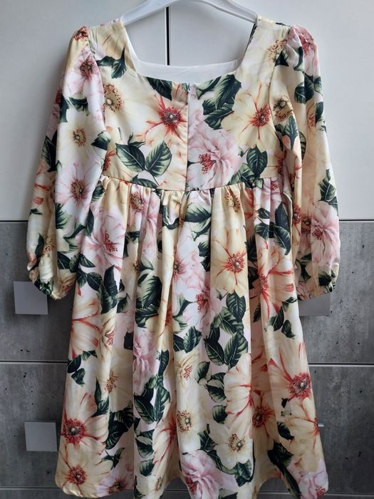 Платья на девочку на  5-6 лет