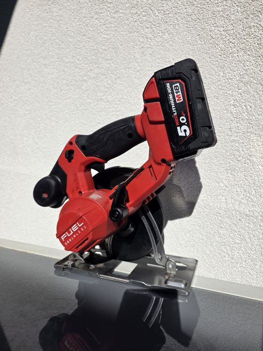 Fierastrau circular pentru debitat metale Milwaukee M18 FMCS