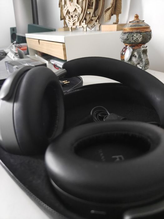 Casti Sennheiser Momentum 4