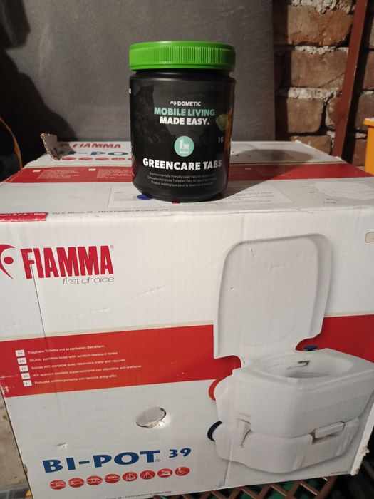 Кънпинг тоалетна с таблетки