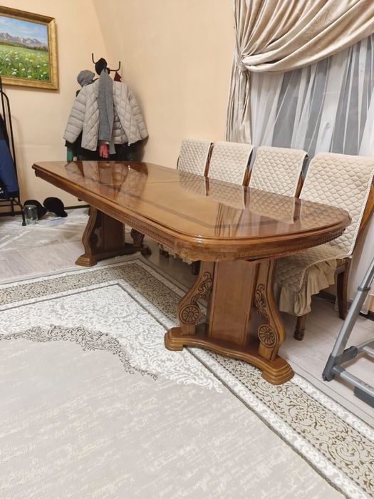 Продаю стол из чистого дерева