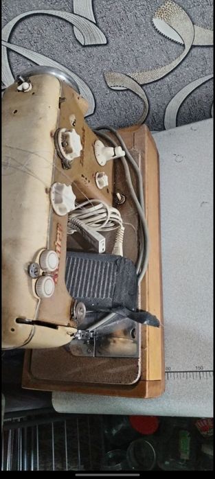 Швейная машинка + 5ти ниточный оверлрг