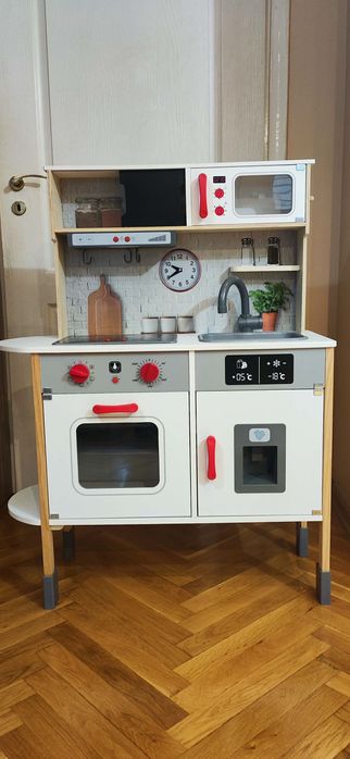 Детска дървена кухня
