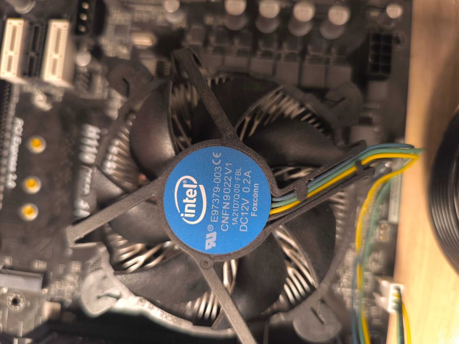 ASRock H110 Pro BTC+ 13GPU Mining дъно с процесор и охладител