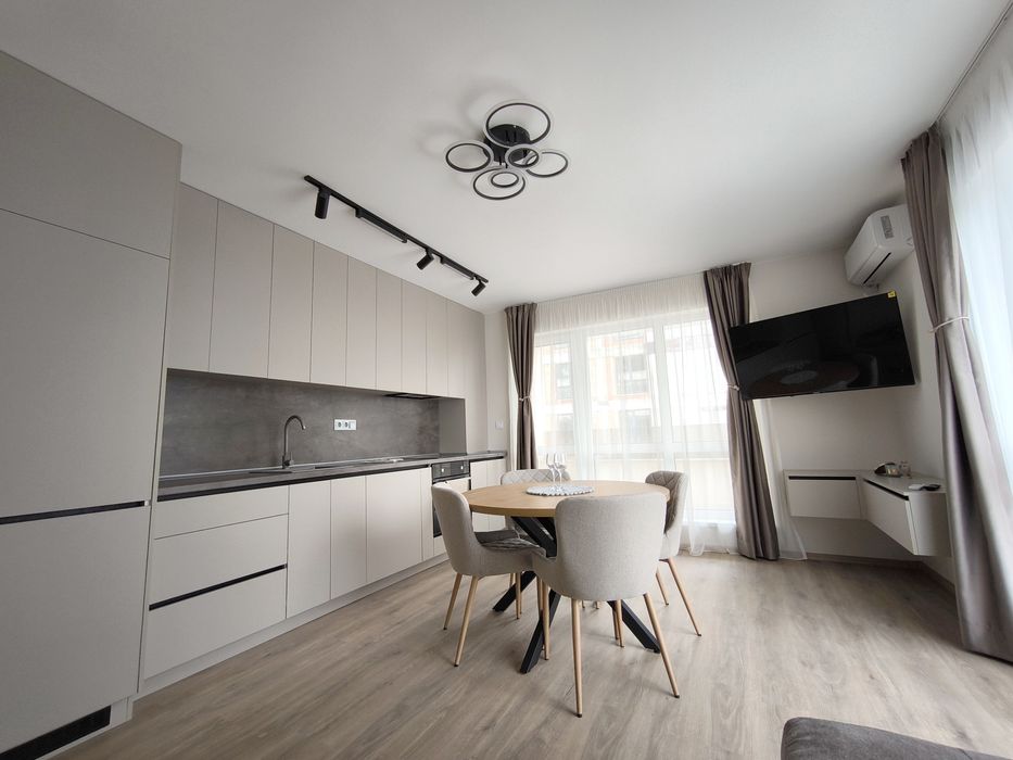 Продавам 3-стаен апартамент 90 кв.м