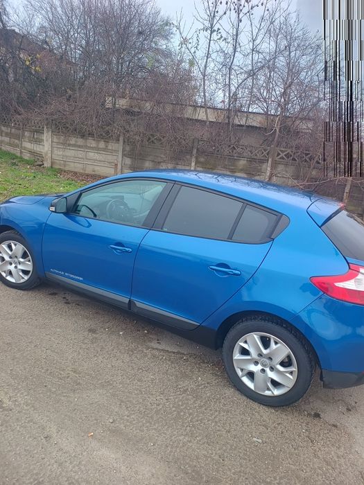 Vând mașină renault