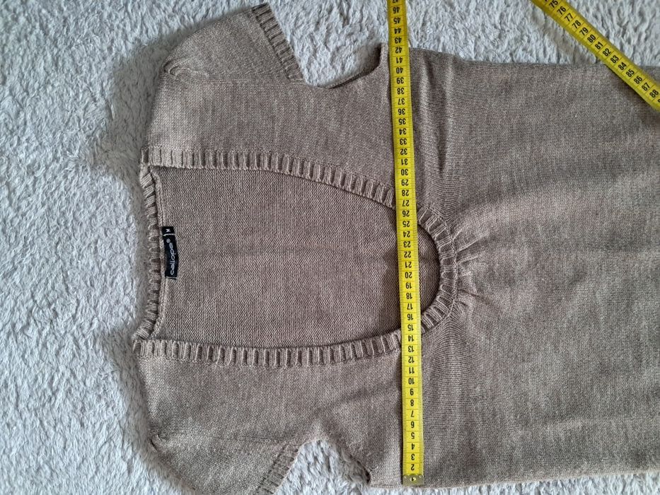 Дамски дрехи-блузи, пола, елек