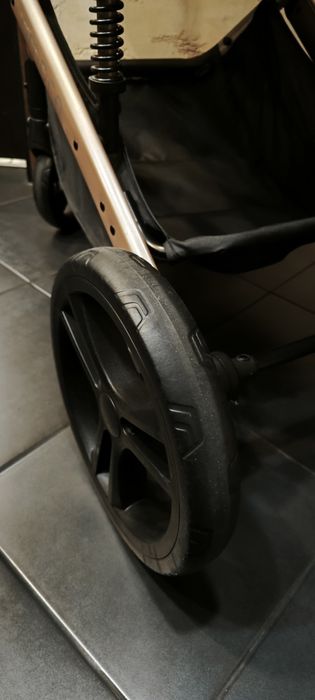 Количка като НОВА Chipolino Amore и кошче за кола