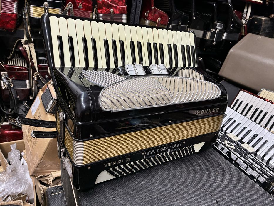 Acordeon Hohner Verdi 3 cu 120 de basi