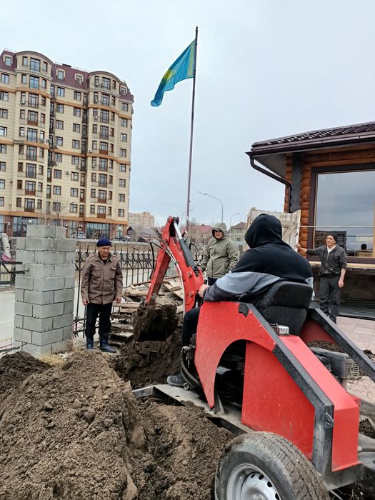 Продам мини экскаватор ямобур