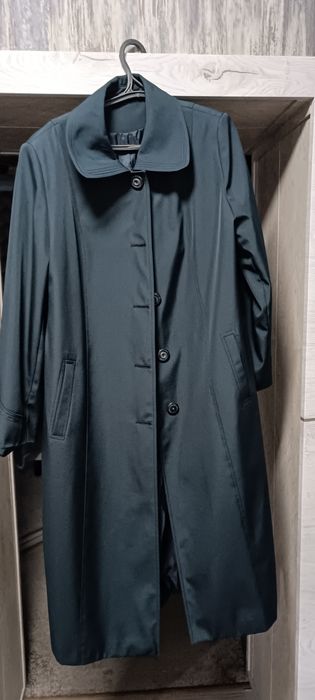 Плащ женский темно- синего цвета