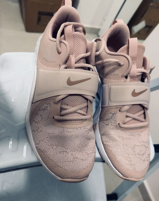 Дамски маратонки Nike
