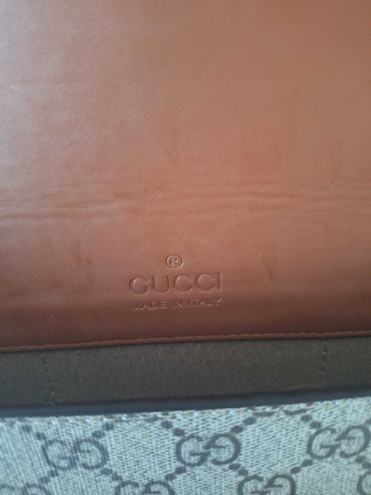Чантичка на Gucci