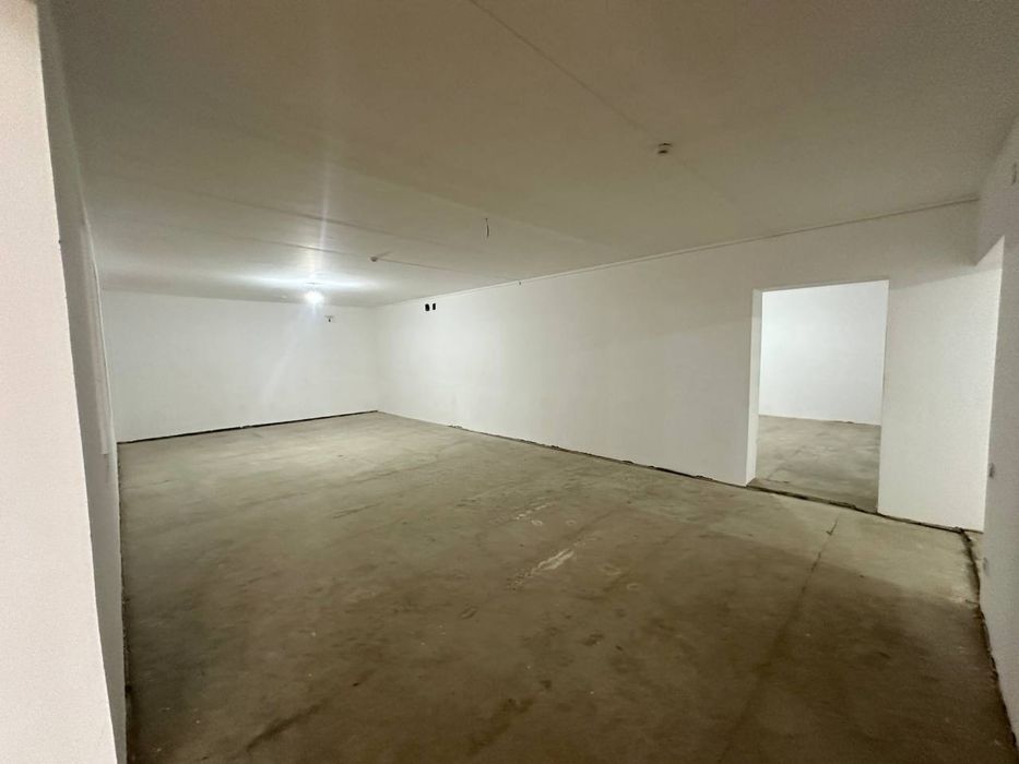 Нөкис қаласы орайлық базарға жақын жерде жайласқан имарат сатылады