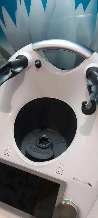 Thermomix TM6 2022 - отлично състояние, възможна доставка
