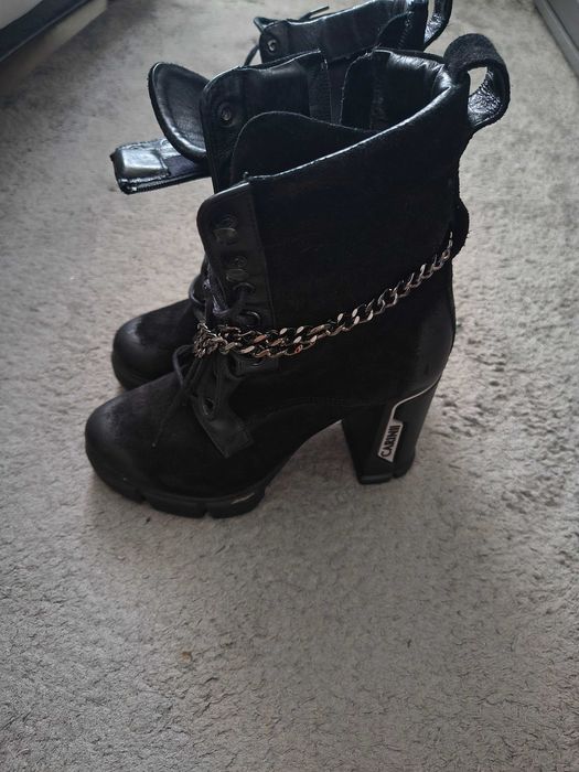 Botine cu șiret și fermoar Carinii