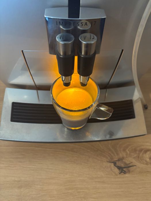 Jura Impressa J7 mașina de cafea automata