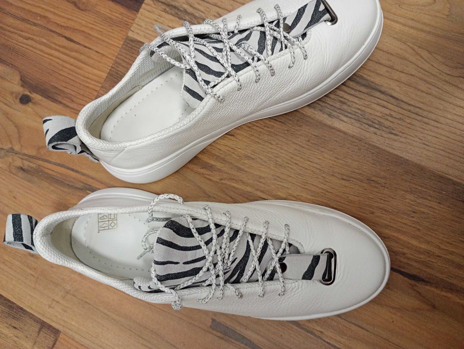 Нови обувки естествена кожа