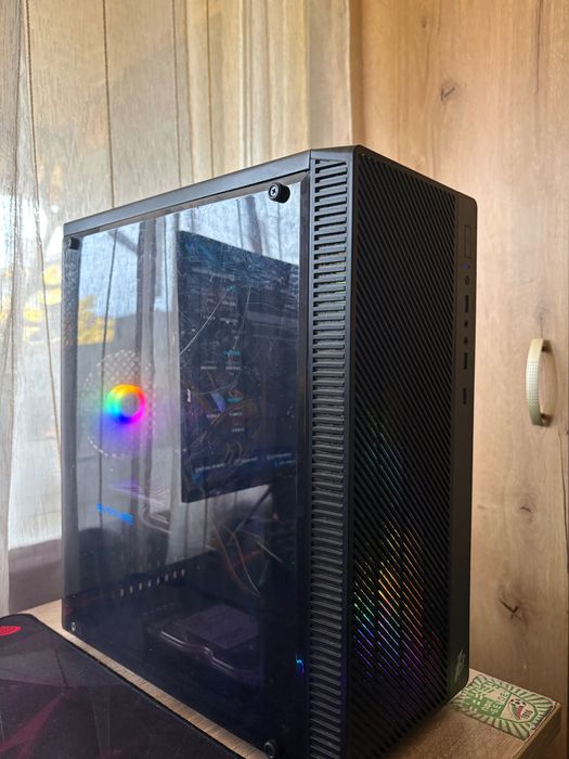 Супер компютър за гейминг и работа