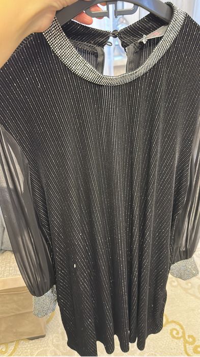 Продам платье до колена