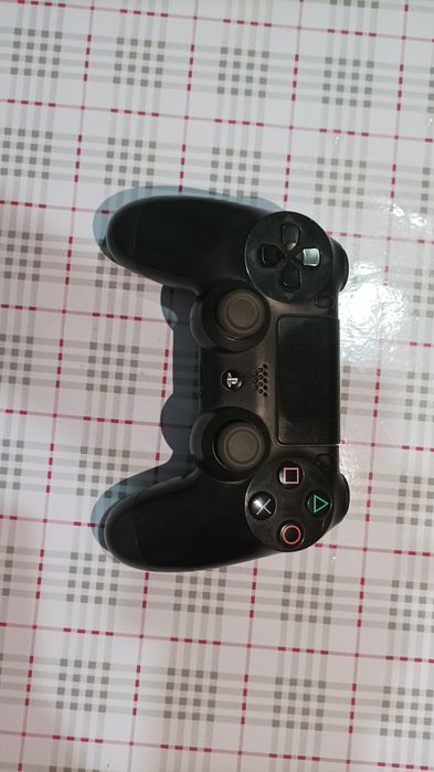 Продается dulshock 4 не заряжается