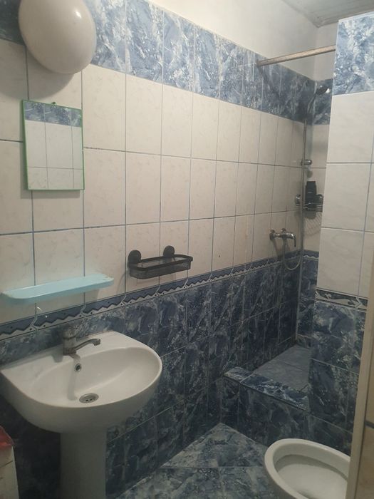 Chirie cameră  cu intrare separată .baie şi bucătărie comună
