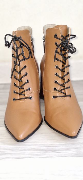 Кожаные ботильоны