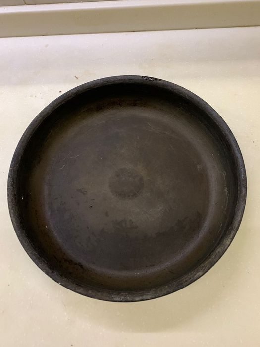 Сковородки (две штуки)